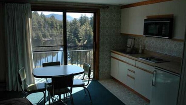 Iron/ironing board, high-speed internet - Prague Inn Suites And Cottages (Lake Placid)