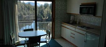 Prague Inn Suites And Cottages