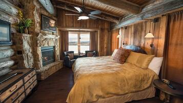 Family House, Valley View | Bathroom | Designer toiletries, towels, soap, shampoo