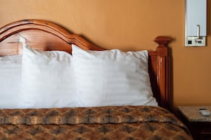 Room, 1 King Bed | Desk, iron/ironing board, free WiFi, bed sheets