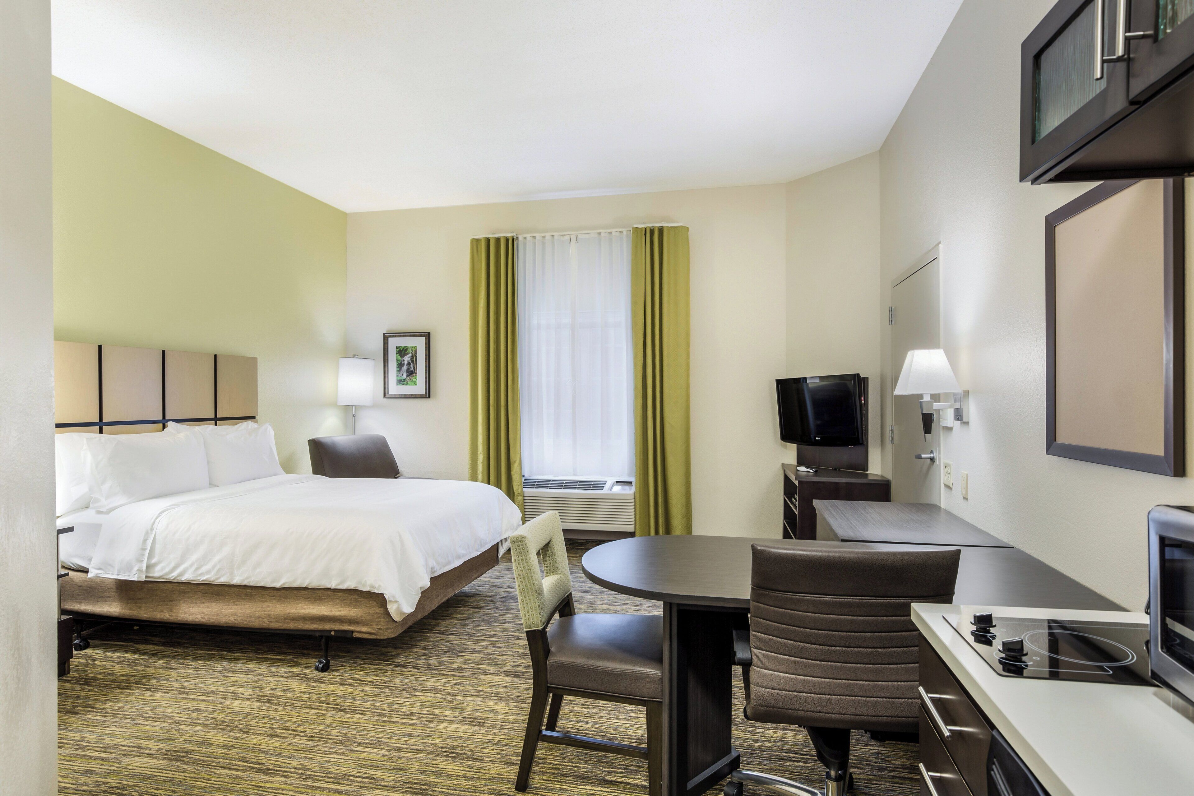 Suite, 1 Bedroom, Accessible Bathtub (Communications, Mobility) | Desk, blackout drapes, iron/ironing board, WiFi (free)