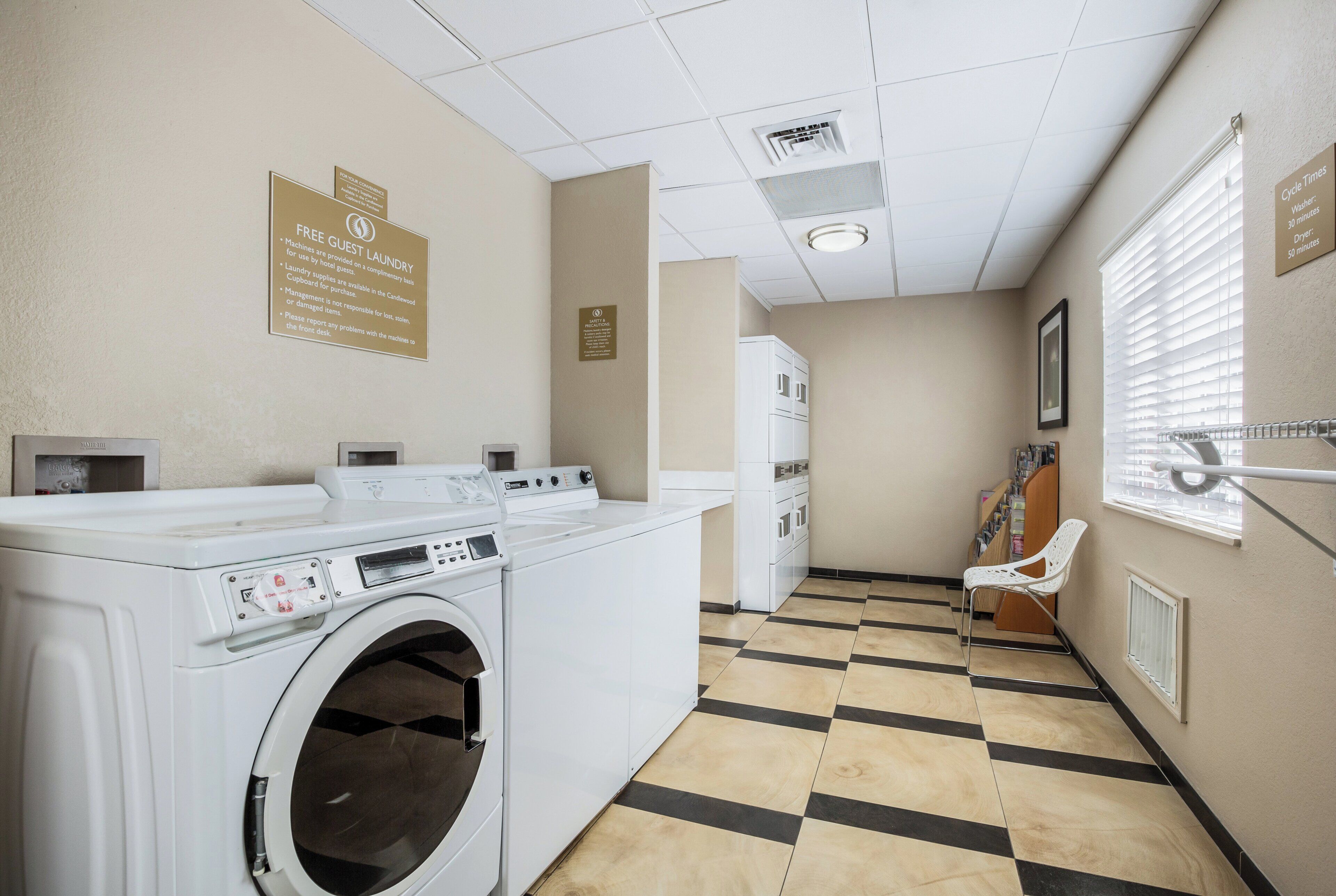 Photo - Candlewood Suites Virginia Beach Town Center by IHG