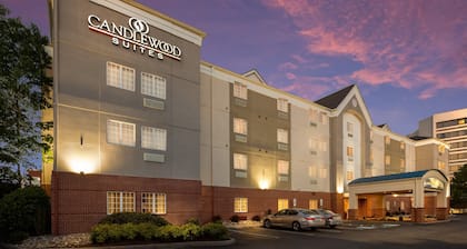 Candlewood Suites Virginia Beach Town Center by IHG