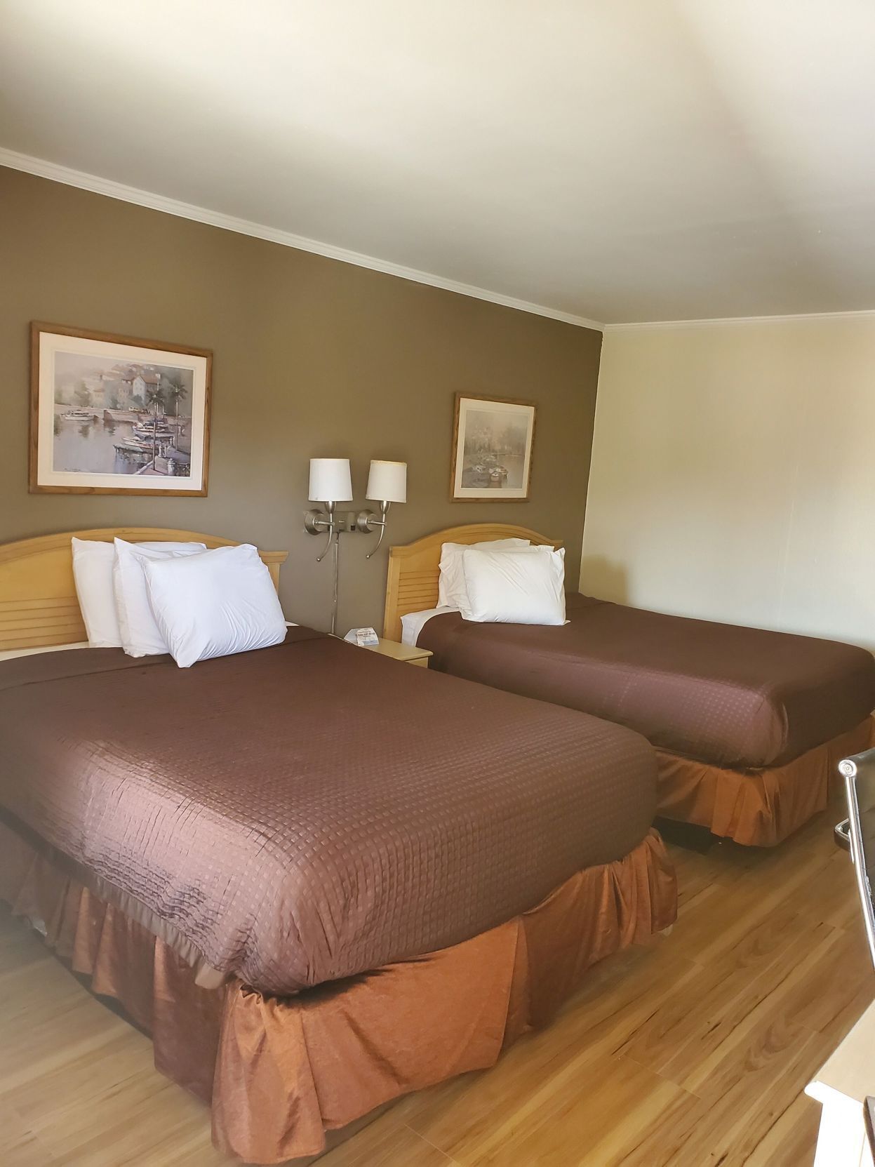 Blackout drapes, free WiFi, bed sheets