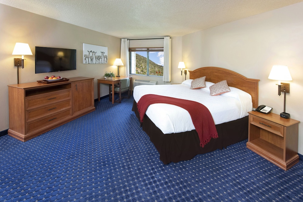 Hotel Glenwood Springs by null