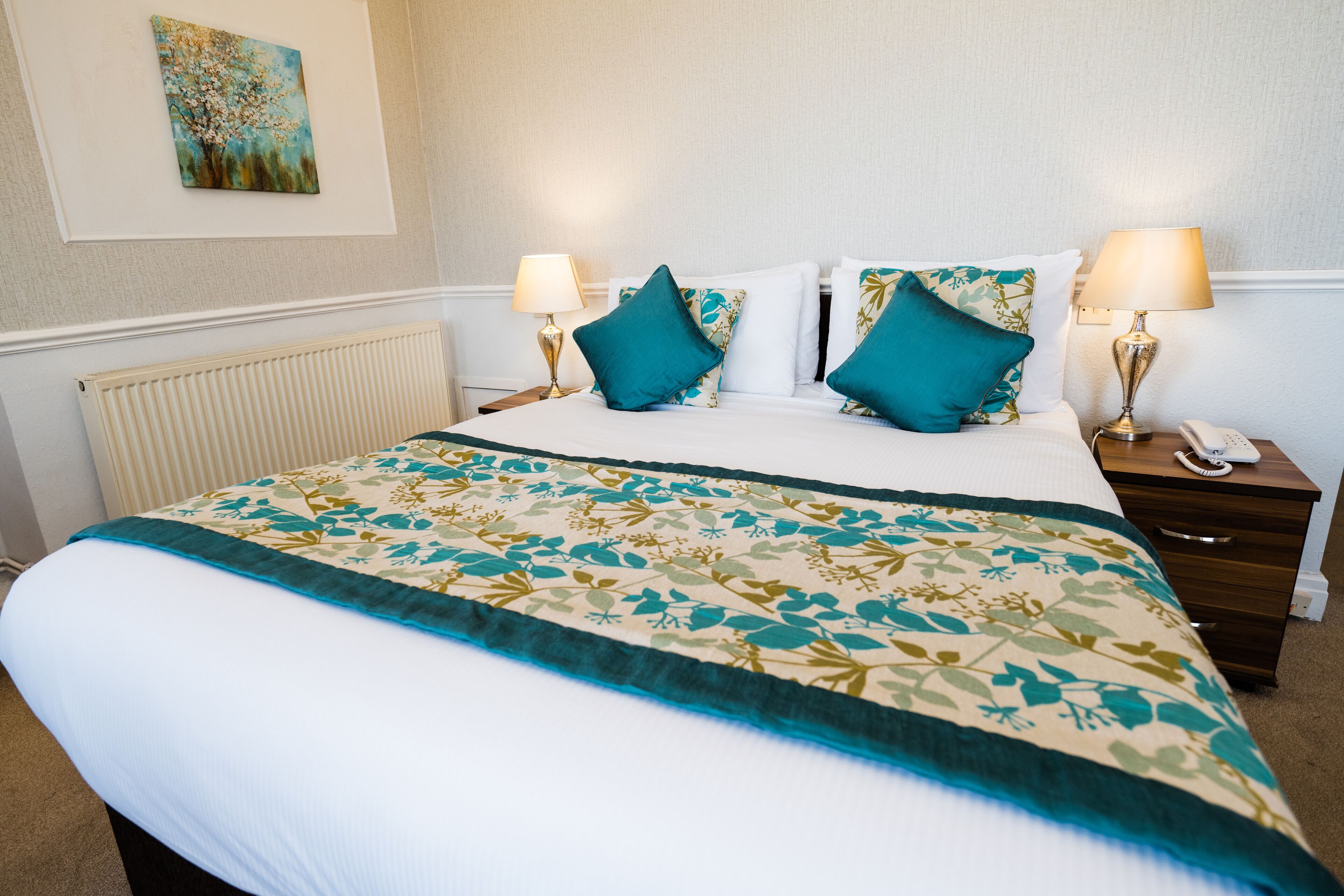 superior double room | 1 bedroom, iron/ironing board, bed sheets, wheelchair access