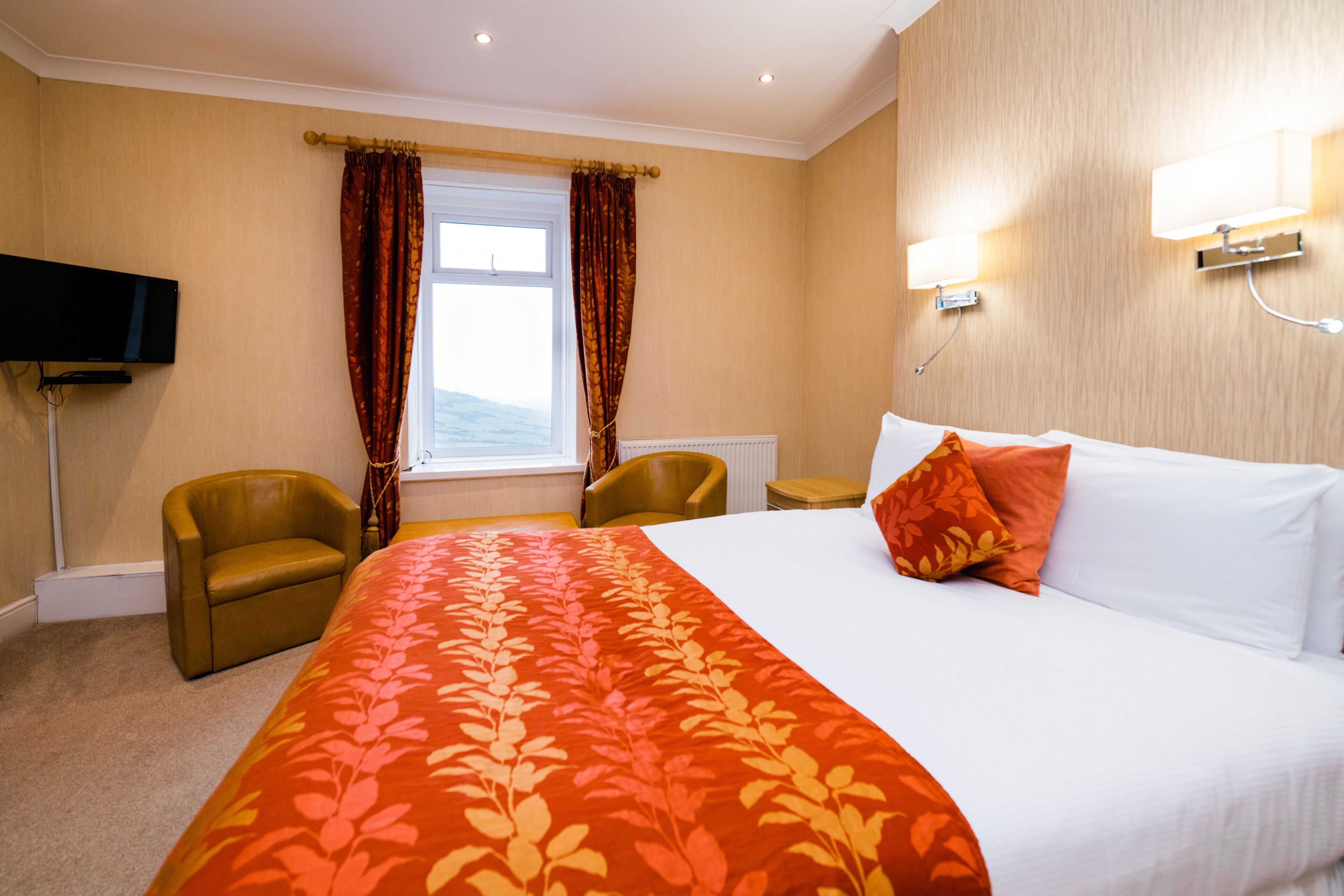 executive double room | 1 bedroom, iron/ironing board, bed sheets, wheelchair access