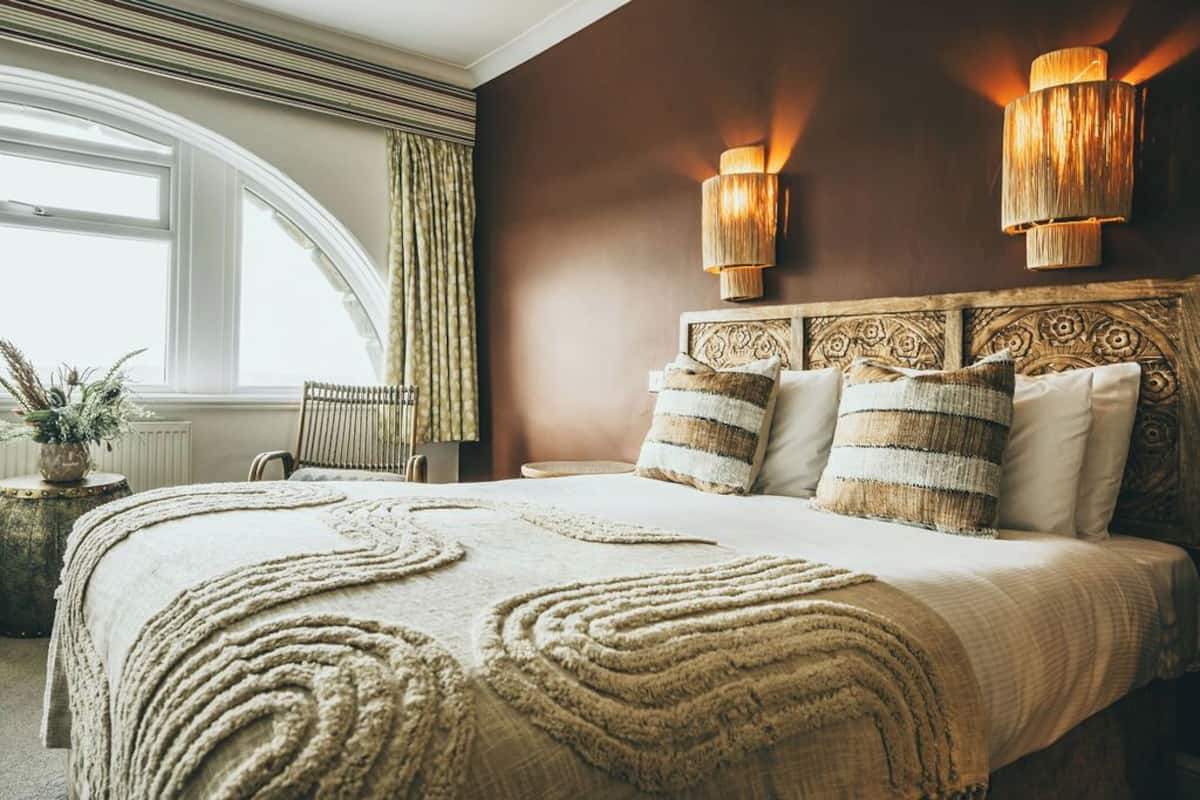 Executive Double Room | Iron/ironing board (on request), bed sheets