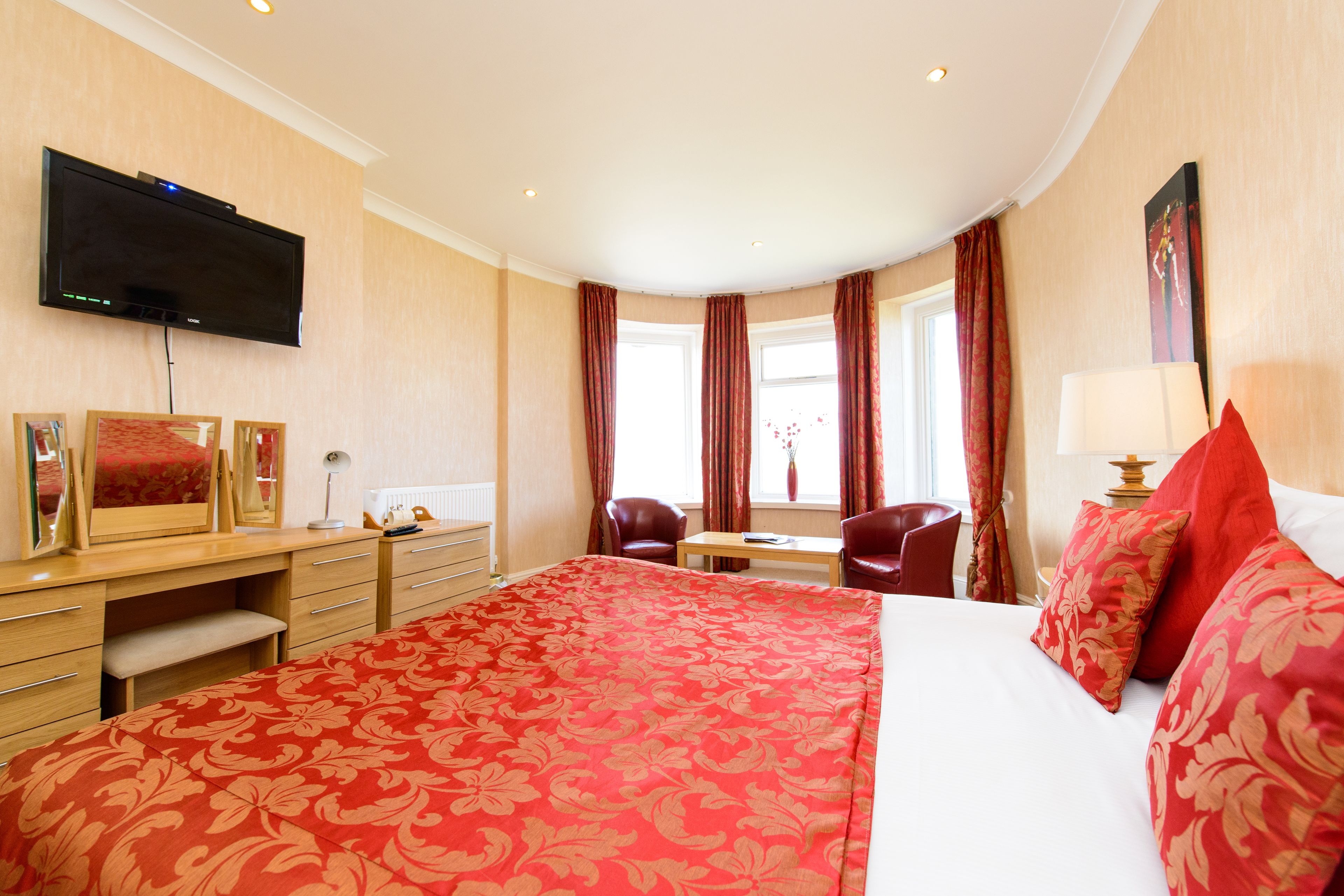 double room | 1 bedroom, iron/ironing board, bed sheets, wheelchair access