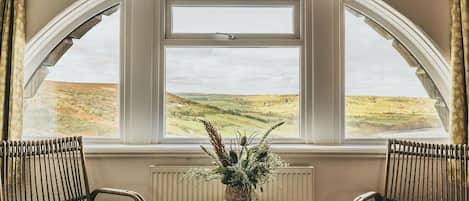 Deluxe Double Room | Iron/ironing board, bed sheets, wheelchair access