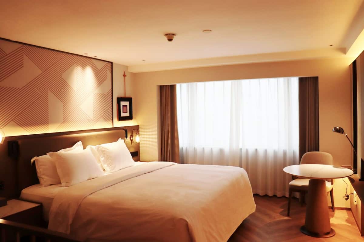 Suite, 1 cama de matrimonio grande ( Murphy Bed) | Minibar, caja fuerte, escritorio y espacio para trabajar con un portátil