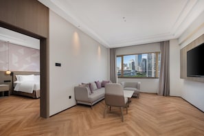 Minibar, in-room safe, desk, iron/ironing board