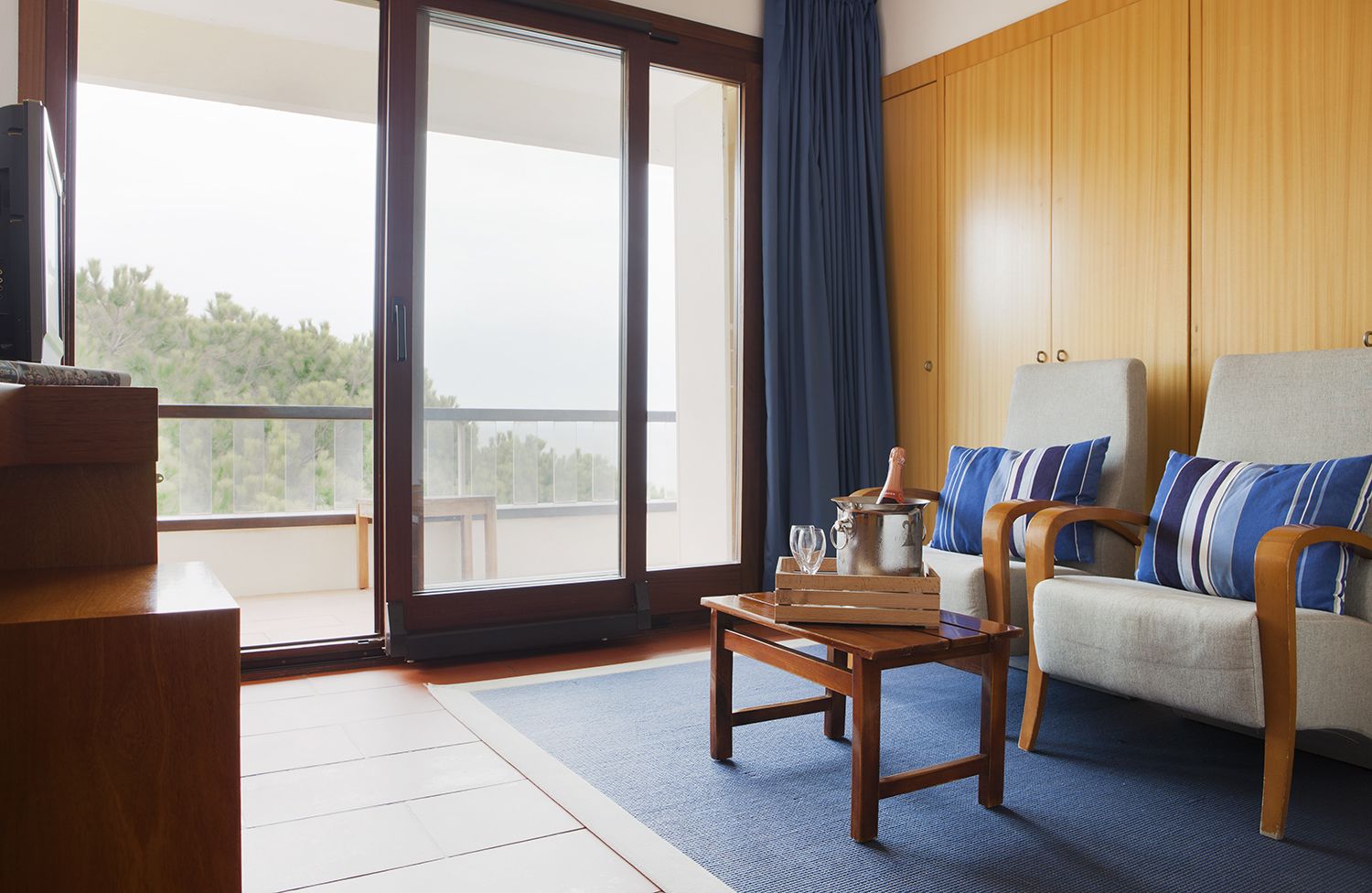 family suite | living area | lcd tv