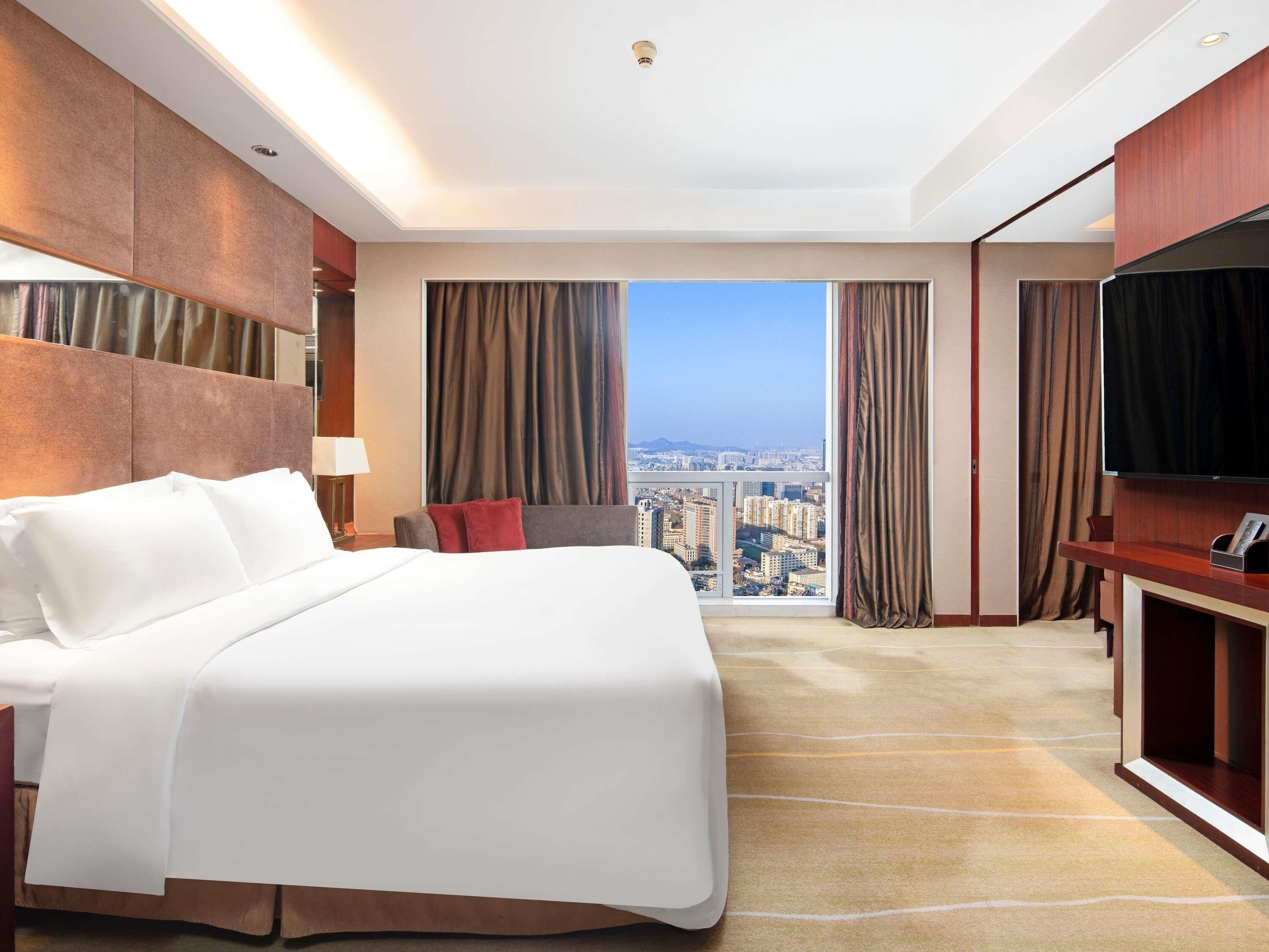 Minibar, in-room safe, desk, soundproofing