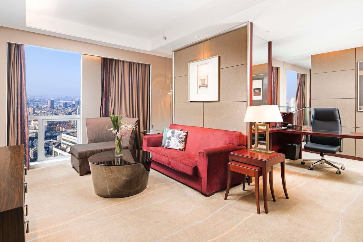 1 bedroom, minibar, in-room safe, desk
