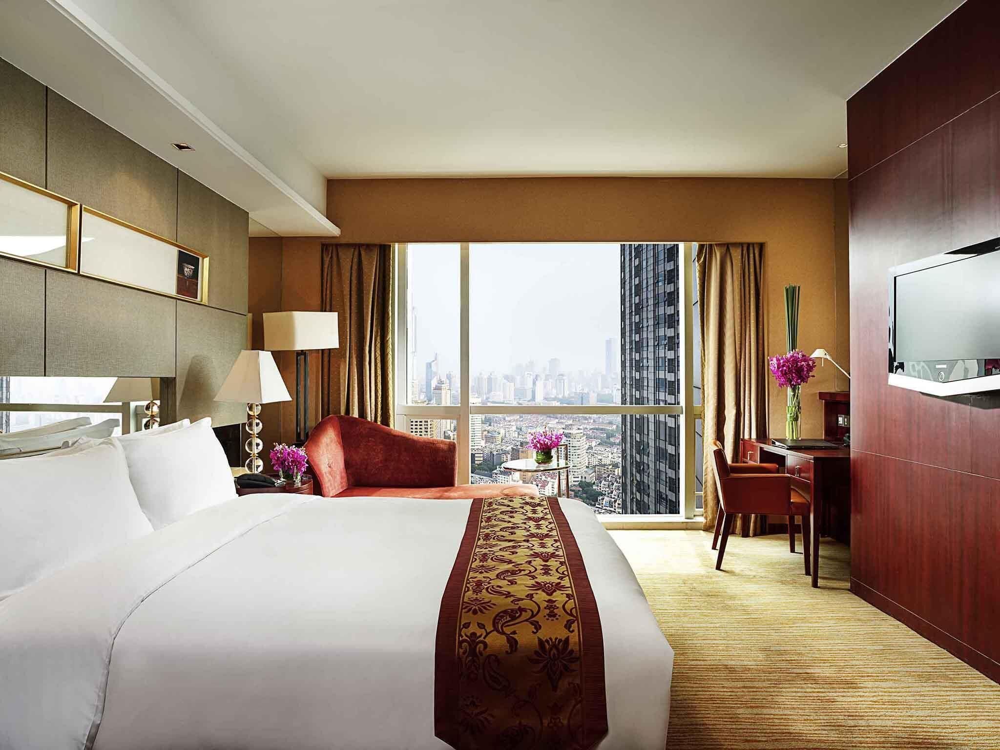 Minibar, in-room safe, desk, soundproofing