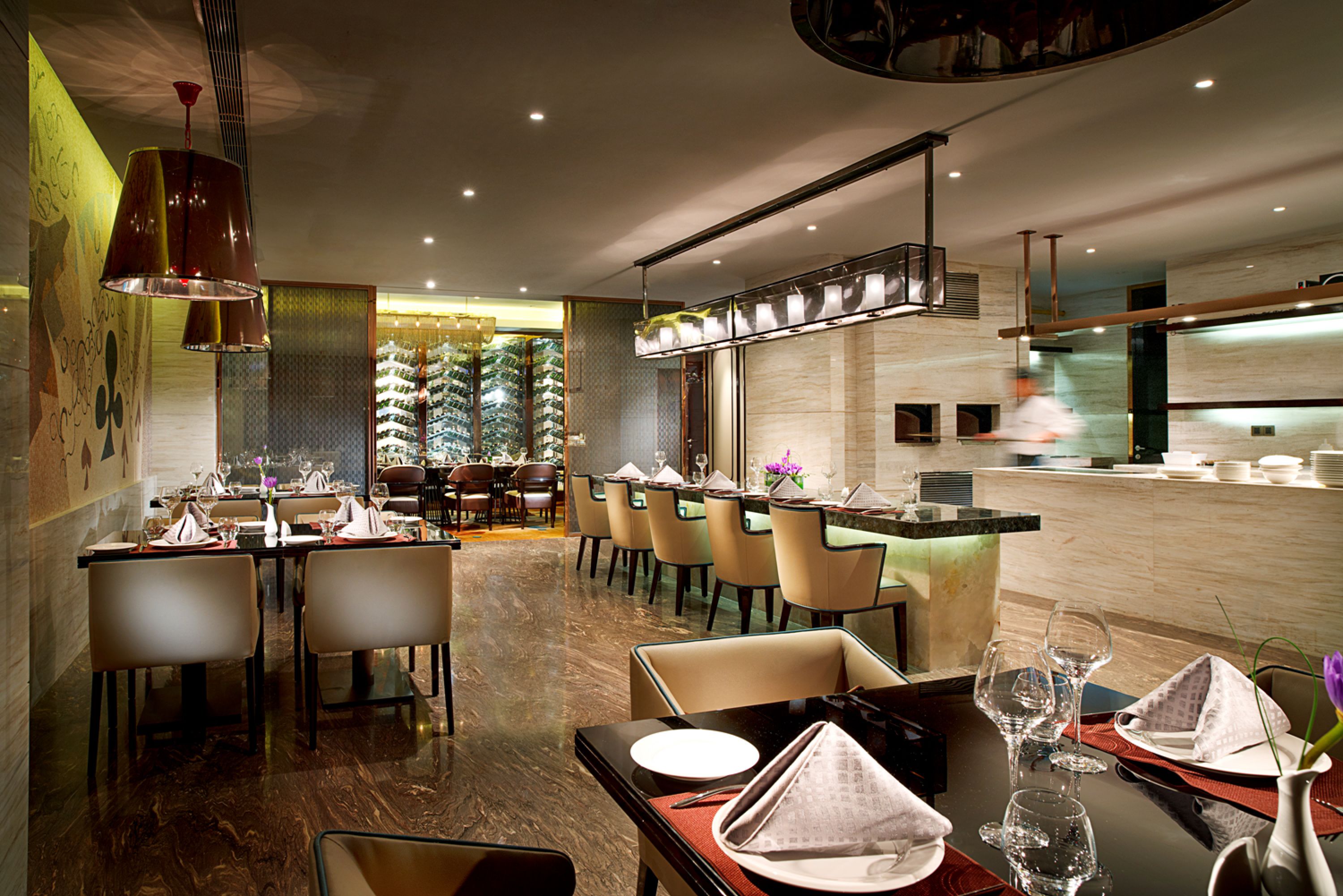 2 restaurants, breakfast, lunch, dinner served; international cuisine