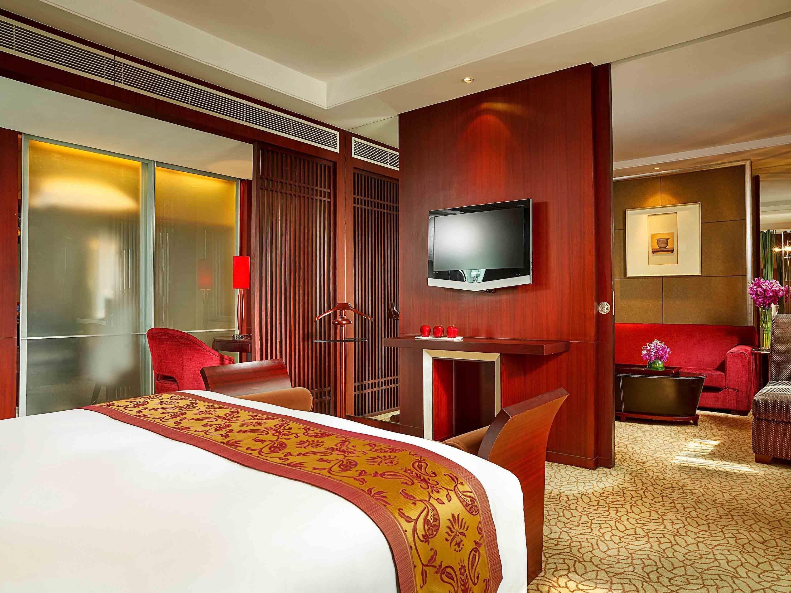 Phòng Suite Club, 1 giường cỡ king, quyền sử dụng Club Lounge, quang cảnh thành phố (Prestige) | Minibar, két bảo mật tại phòng, bàn, phòng cách âm 