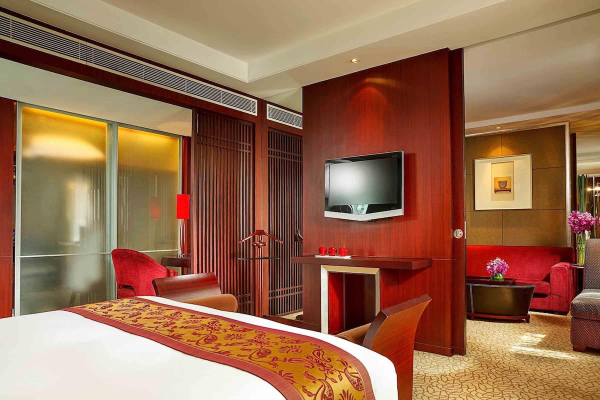 Phòng Suite Club, 1 giường cỡ king, quyền sử dụng Club Lounge, quang cảnh thành phố (Prestige) | Minibar, két bảo mật tại phòng, bàn, phòng cách âm