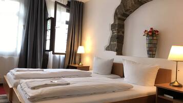Double Room | 1 bedroom, Select Comfort beds, desk, iron/ironing board