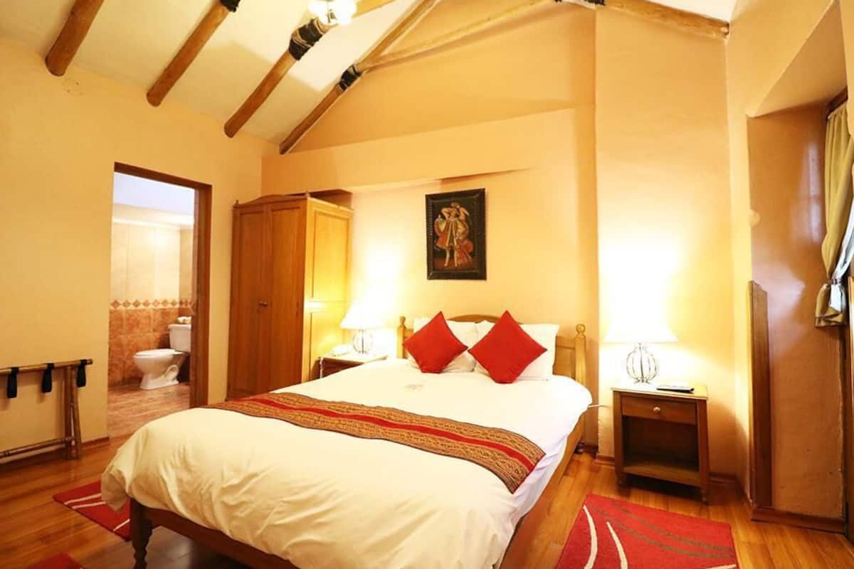In-room safe, desk, blackout drapes, soundproofing