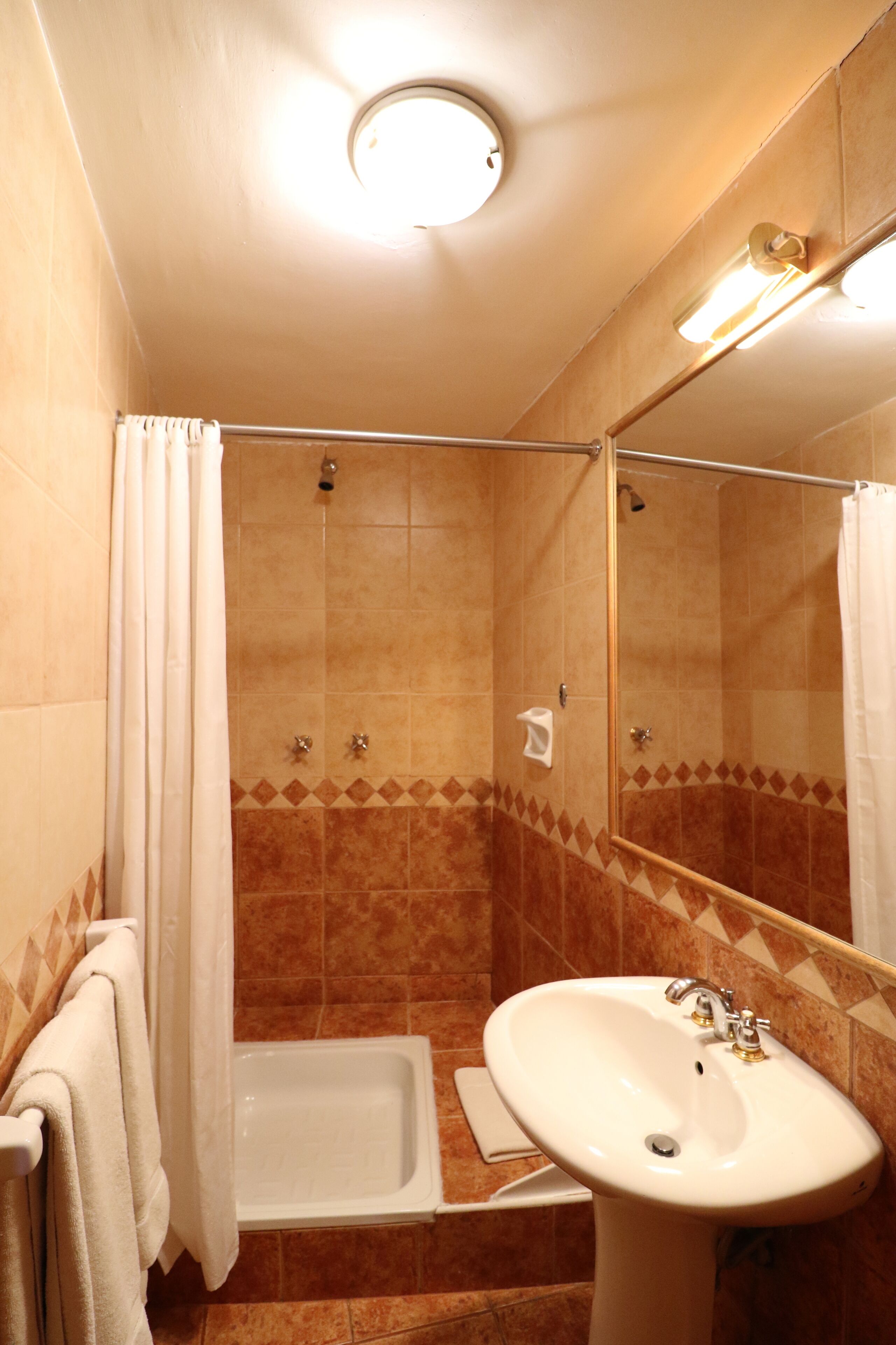 standard single room | bathroom | free toiletries, hair dryer, towels, soap