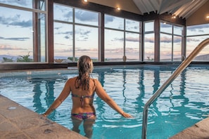 2 indoor pools