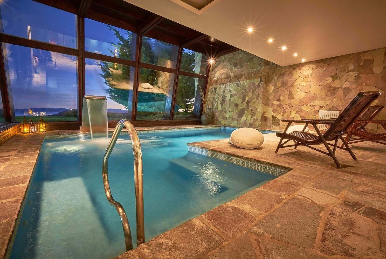 2 indoor pools