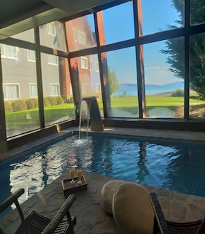 2 piscinas internas