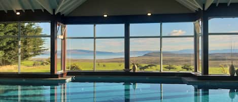 2 indoor pools