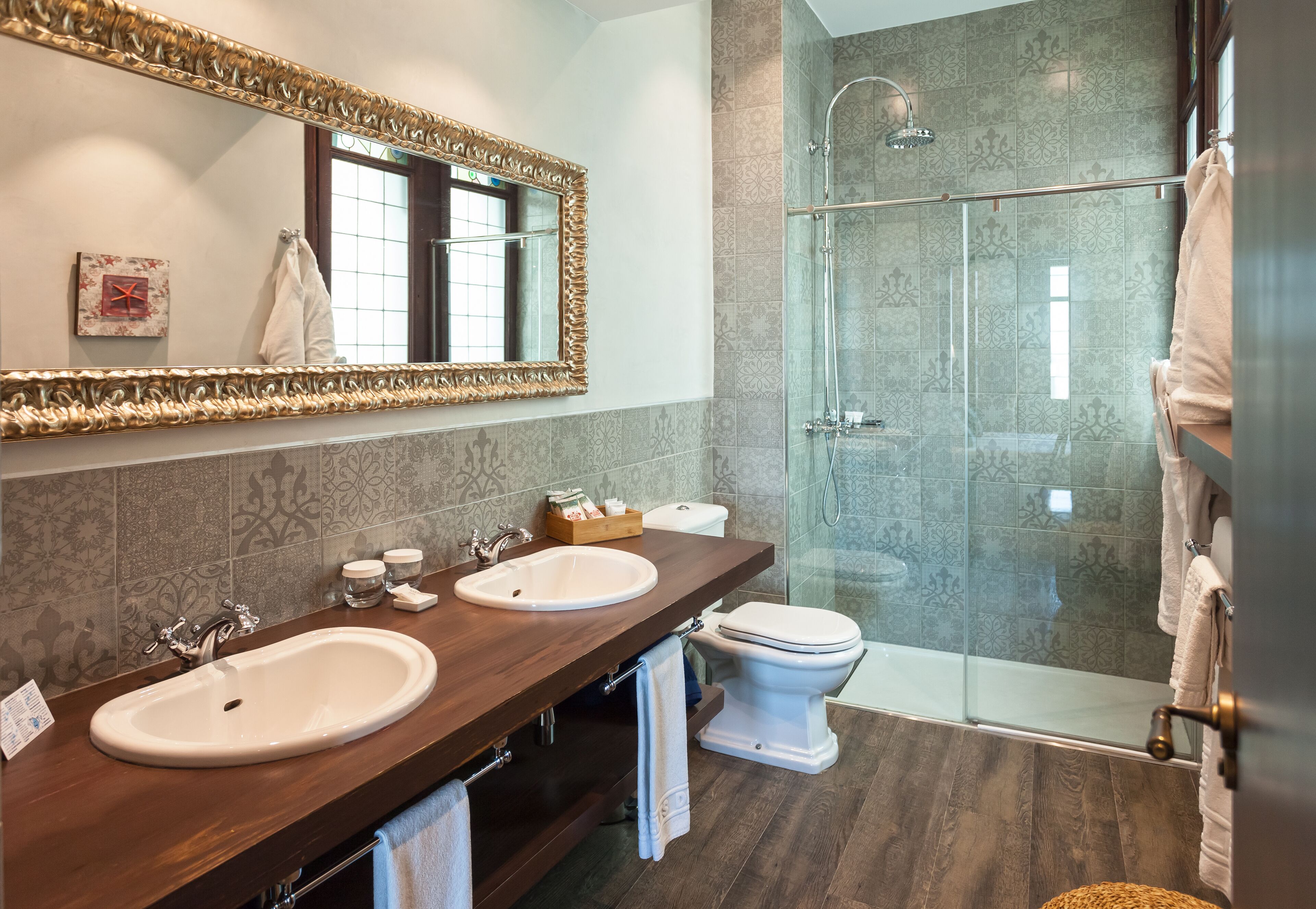 family room, sea view | bathroom | shower, free toiletries, hair dryer, bathrobes