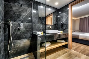 Free toiletries, hair dryer, towels, soap - Palatino Hotel (Zakynthos)