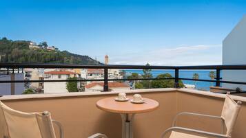 Double Room with Sea Side View | Balcony