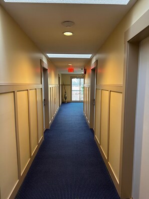 Hallway - Canadian Inn (Surrey)