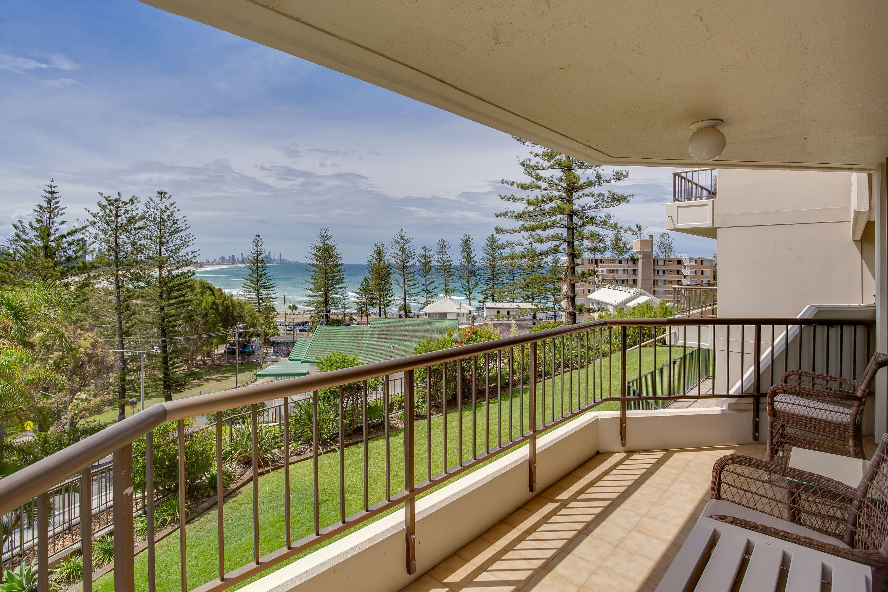 Gemini Court Holiday Apartments — image 11