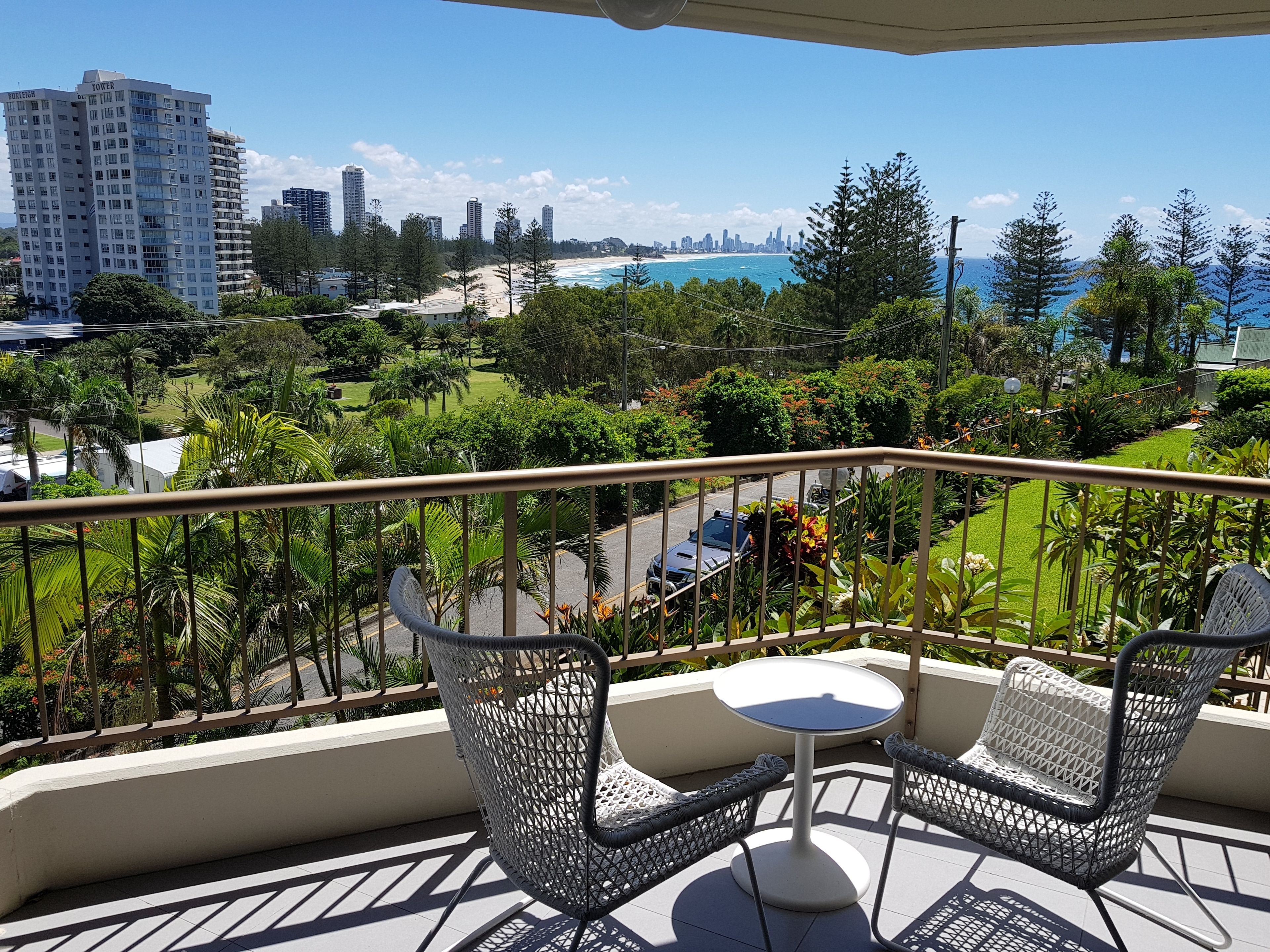 Gemini Court Holiday Apartments — image 10