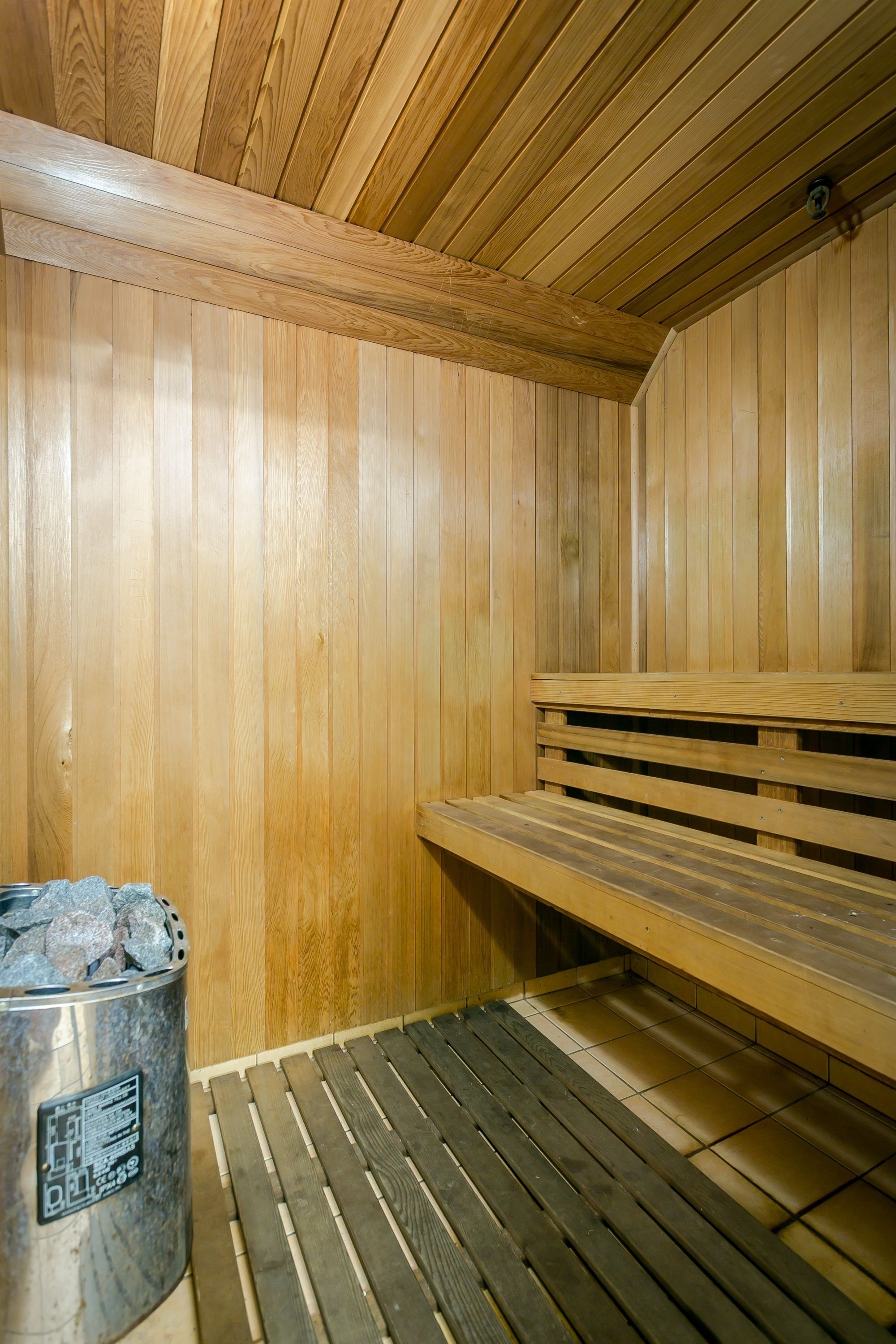 Gemini Court Holiday Apartments — image 22