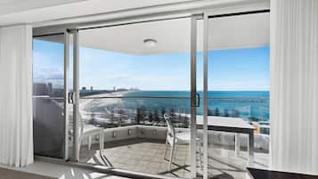 Family 2.5 Bedroom Ocean View Apartment | Balcony