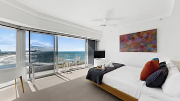 4 Bedroom Prestige Penthouse Roof Top Oceanview | Down comforters, individually decorated, individually furnished, desk