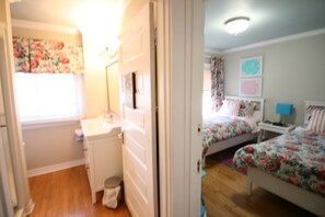 Habitació clàssica (Tuscan Room) | Bany | Articles de tocador gratuïts, assecador de cabells i tovalloles 