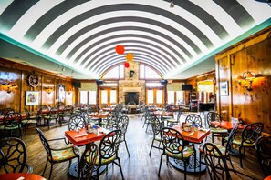Restaurant - Grand Hotel (Mackinac Island)