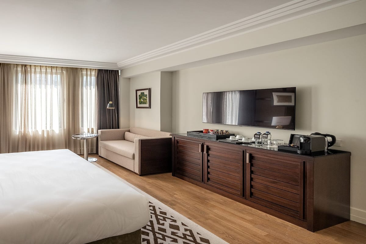 Premium bedding, minibar, in-room safe, desk