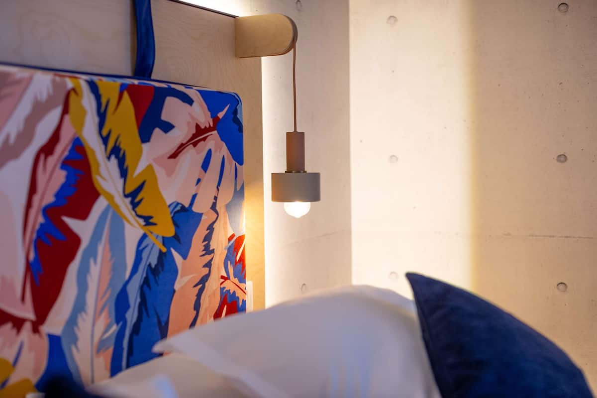 Premium bedding, in-room safe, desk, blackout drapes