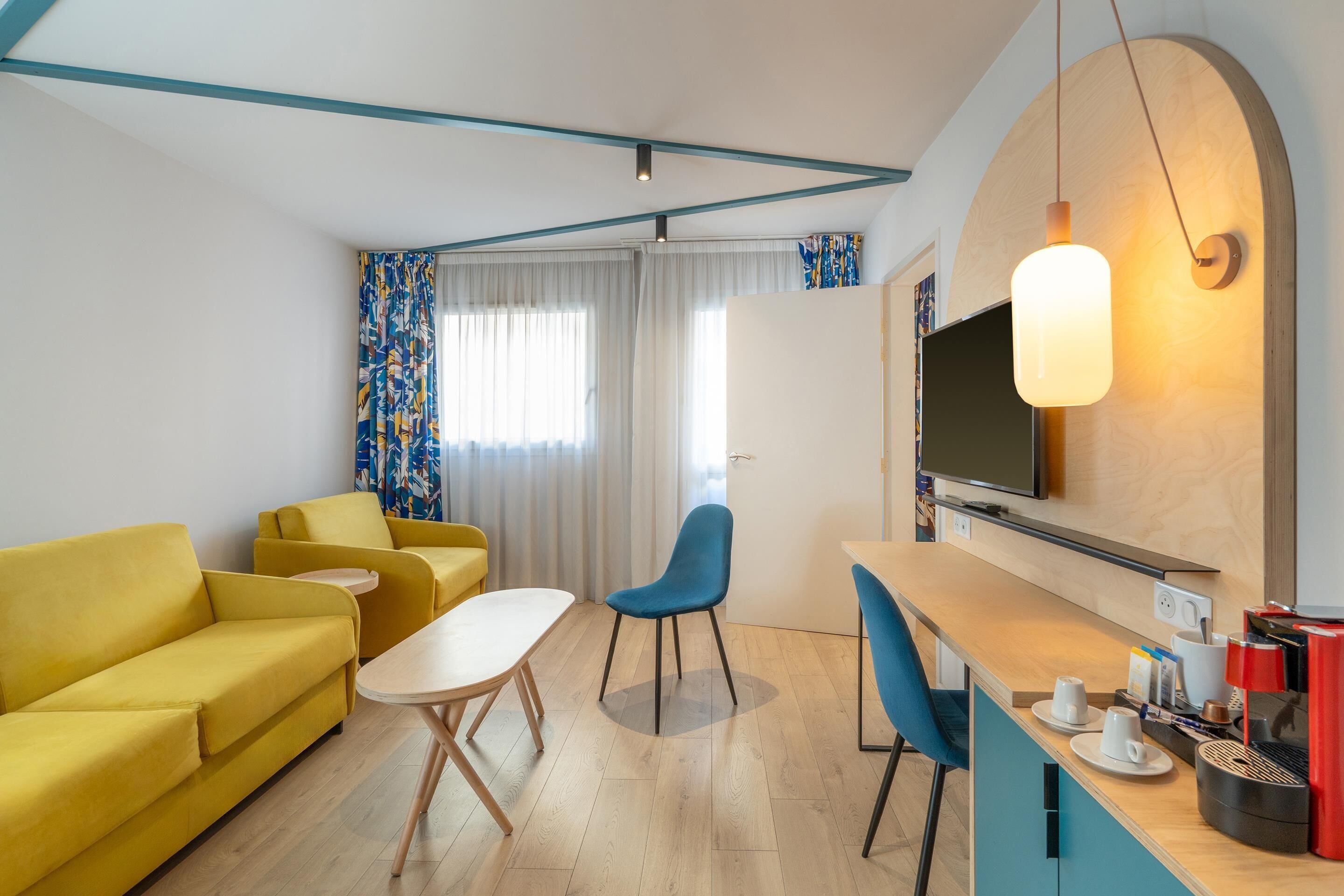 Suite, 1 King-Bett, Nichtraucher (with Single Sofabed;with Sofabed) | Hochwertige Bettwaren, Zimmersafe, Schreibtisch, Verdunkelungsvorhänge