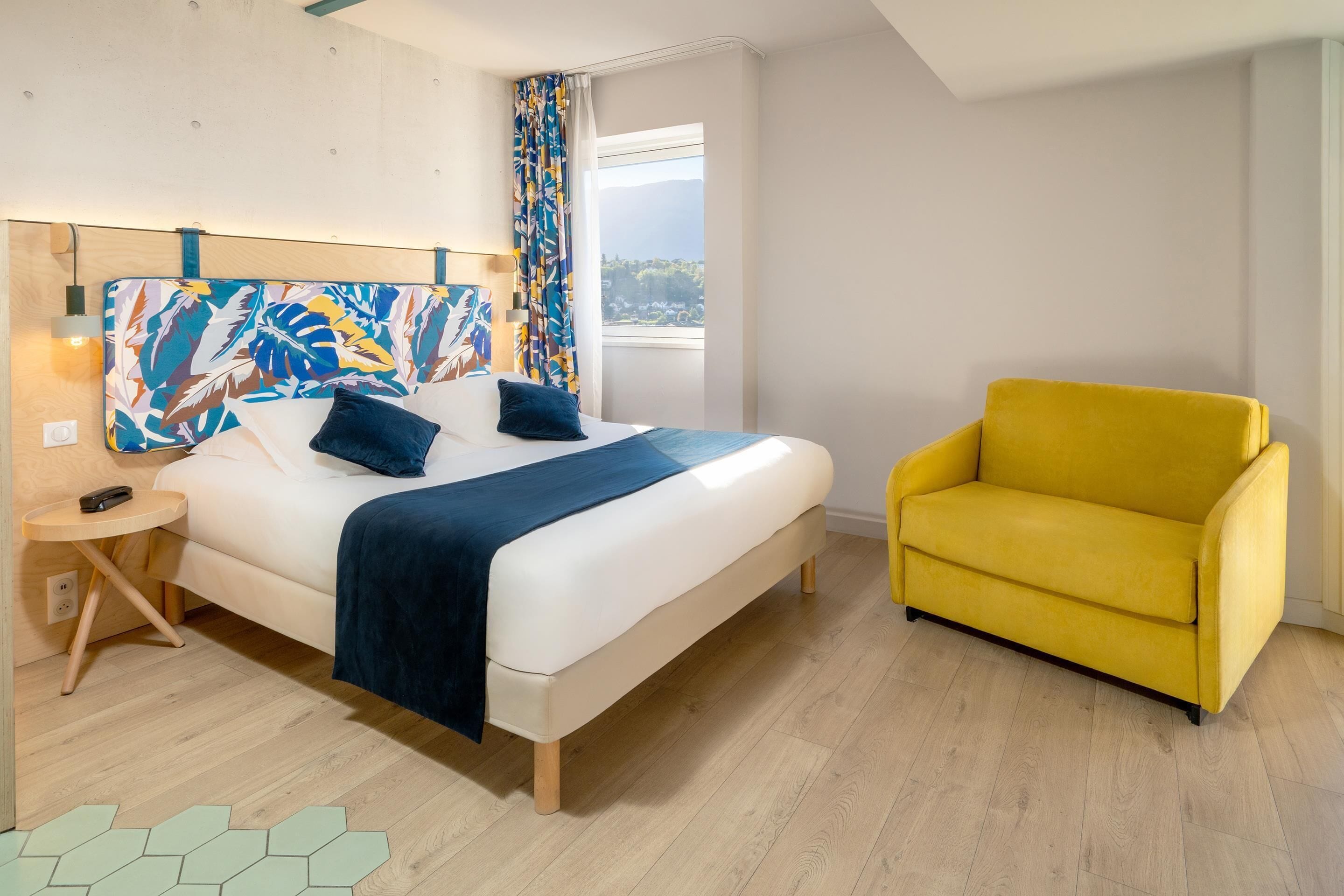 Superior-Zimmer, 1 Queen-Bett, Nichtraucher (with Single Sofabed) | Hochwertige Bettwaren, Zimmersafe, Schreibtisch, Verdunkelungsvorhänge