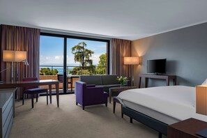 Junior-Suite, 1 King-Bett | Hochwertige Bettwaren, Minibar, Zimmersafe, Schreibtisch