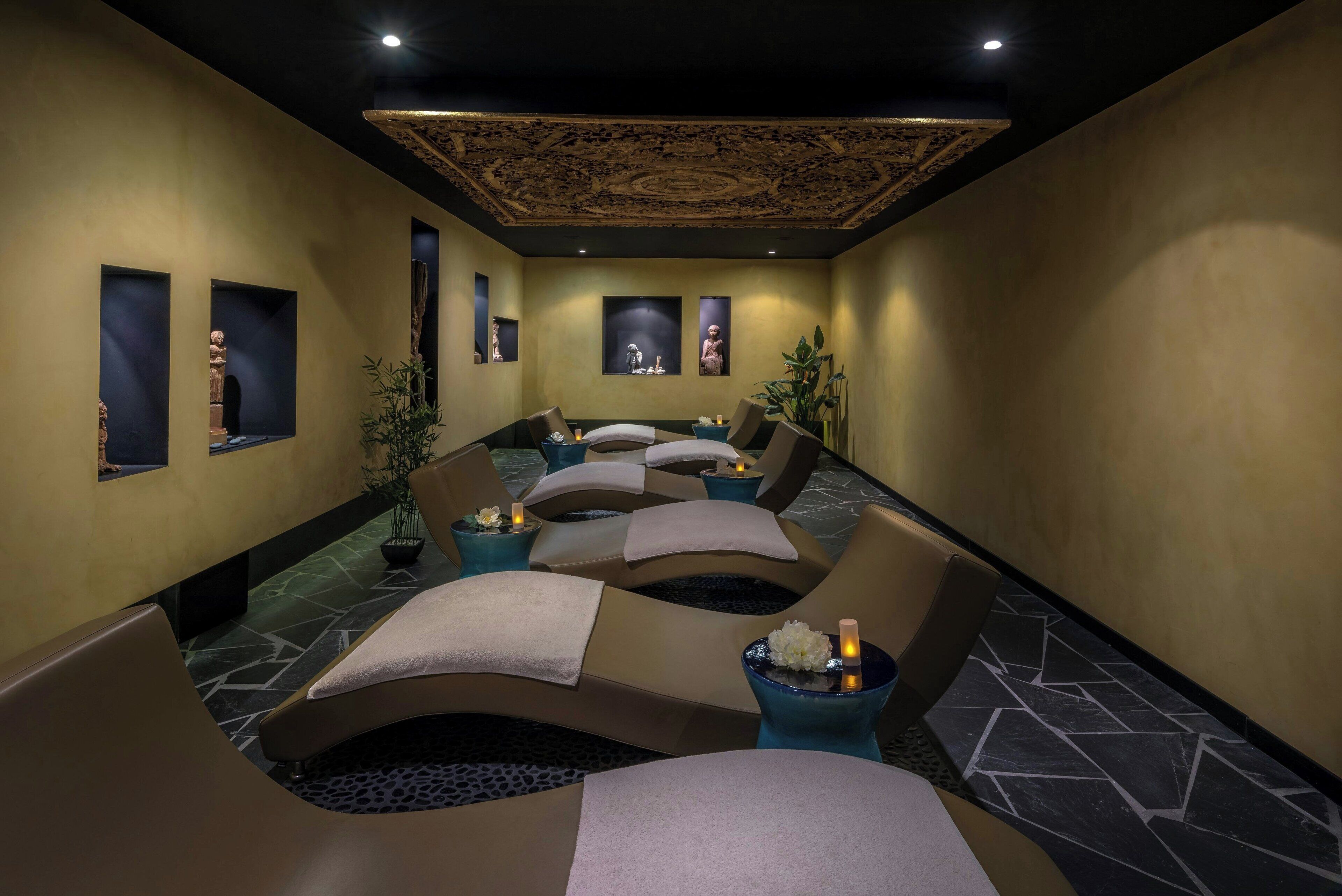 Couples treatment room(s), body treatments, body scrubs, facials