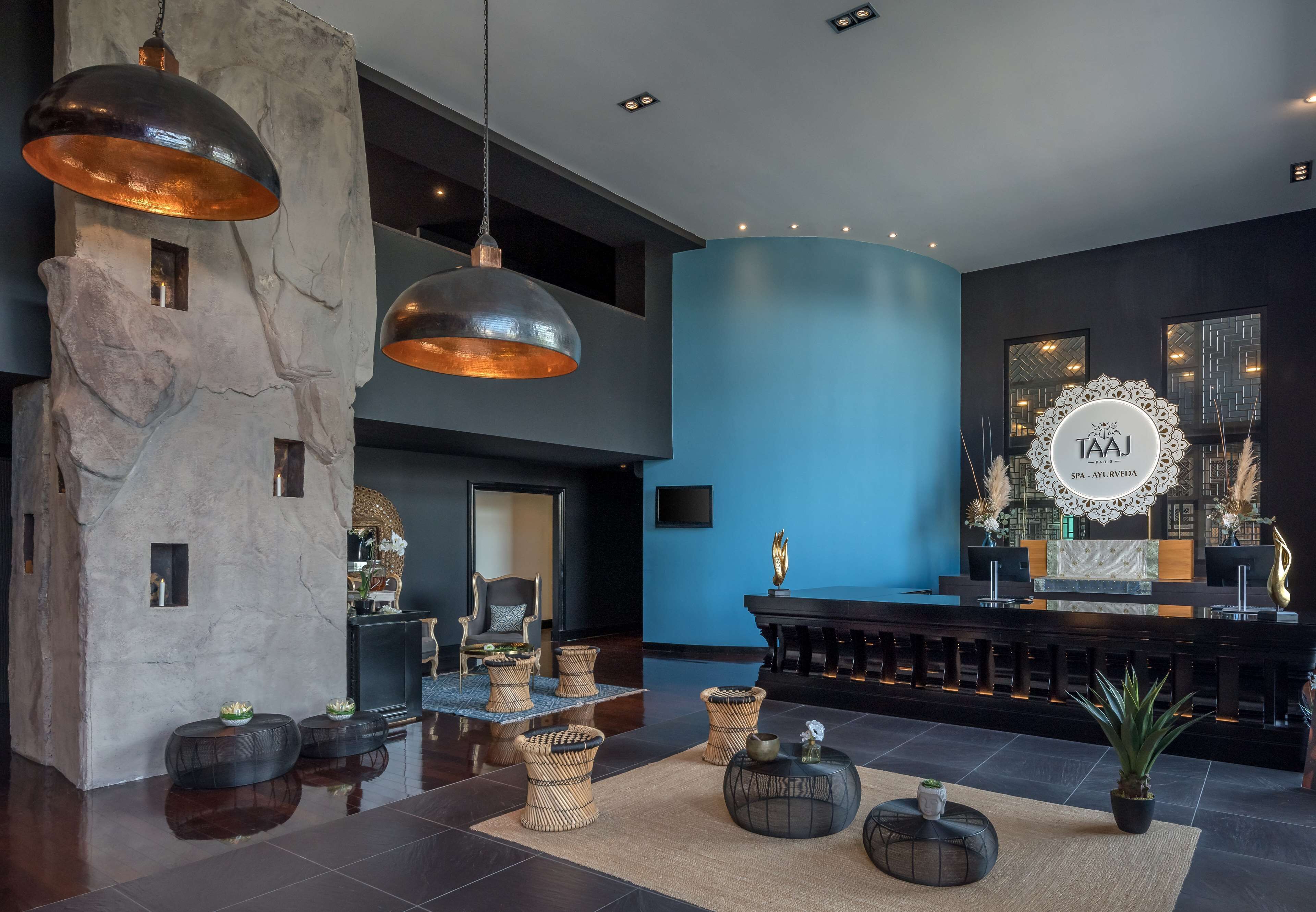 Couples treatment room(s), body treatments, body scrubs, facials