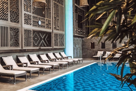 Seasonal outdoor pool, sun loungers