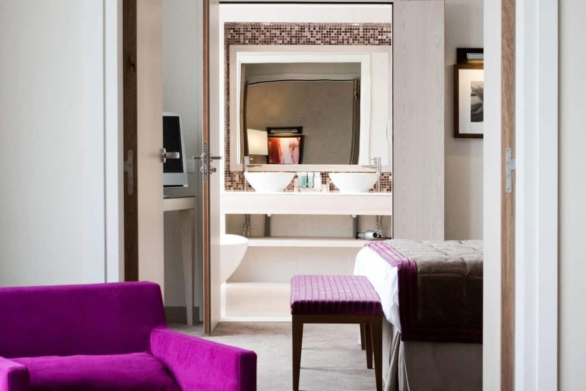 Premium bedding, minibar, in-room safe, desk